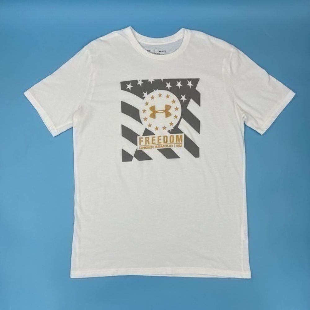 Like new! Under Armour Freedom USA HeatGear Tee